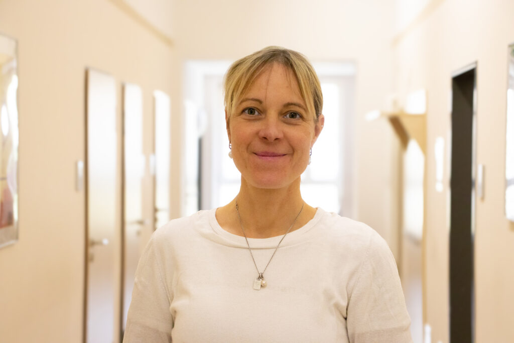 ein Portrait-Foto von Susanne Jurack-Wolf